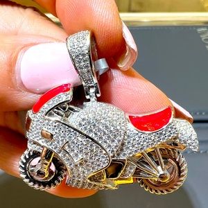 New 925 Silver Bicycle pendant with CZ